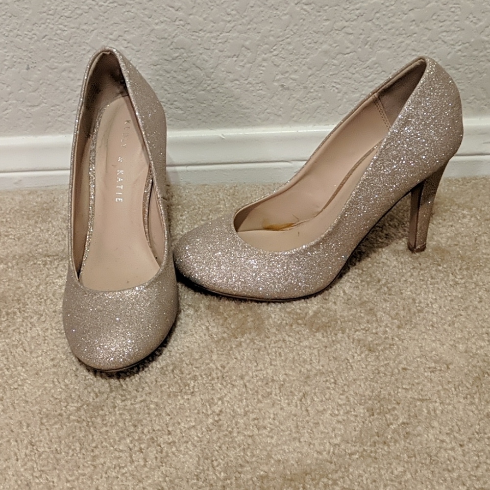 Kelly & Katie Glitter Gold Pumps